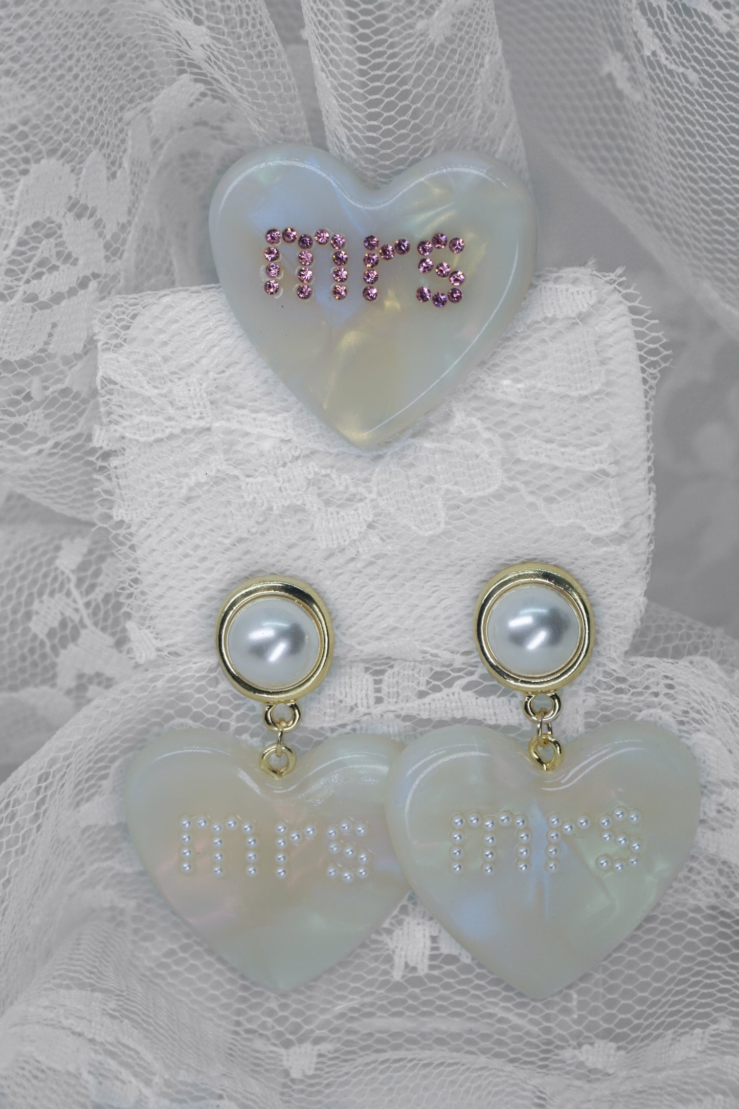 Mrs Mother of Pearl Earrings + 1 Heart Hair Clip Set