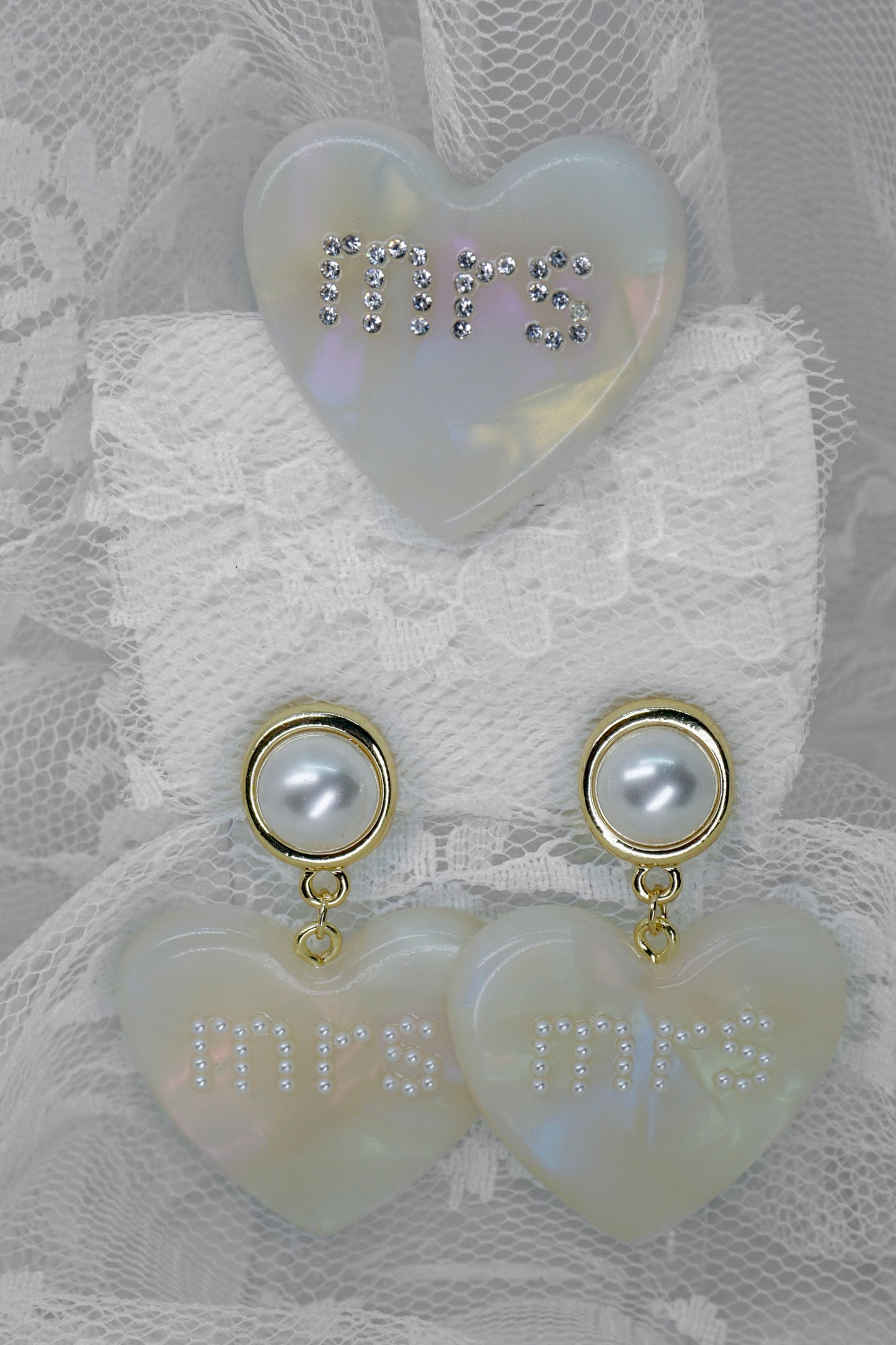 Mrs Mother of Pearl Earrings + 1 Heart Hair Clip Set