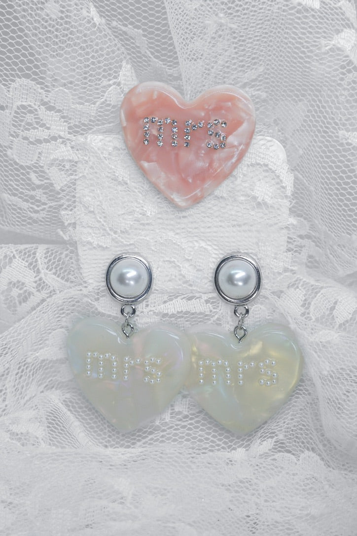 Mrs Mother of Pearl Earrings + 1 Heart Hair Clip Set